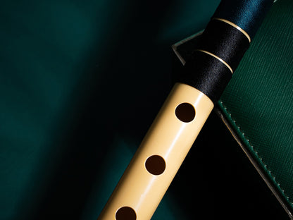 राधे बांसुरी पीवीसी फाइबर सी प्राकृतिक बांसुरी मध्य सप्तक 20.5"इंच | रंग