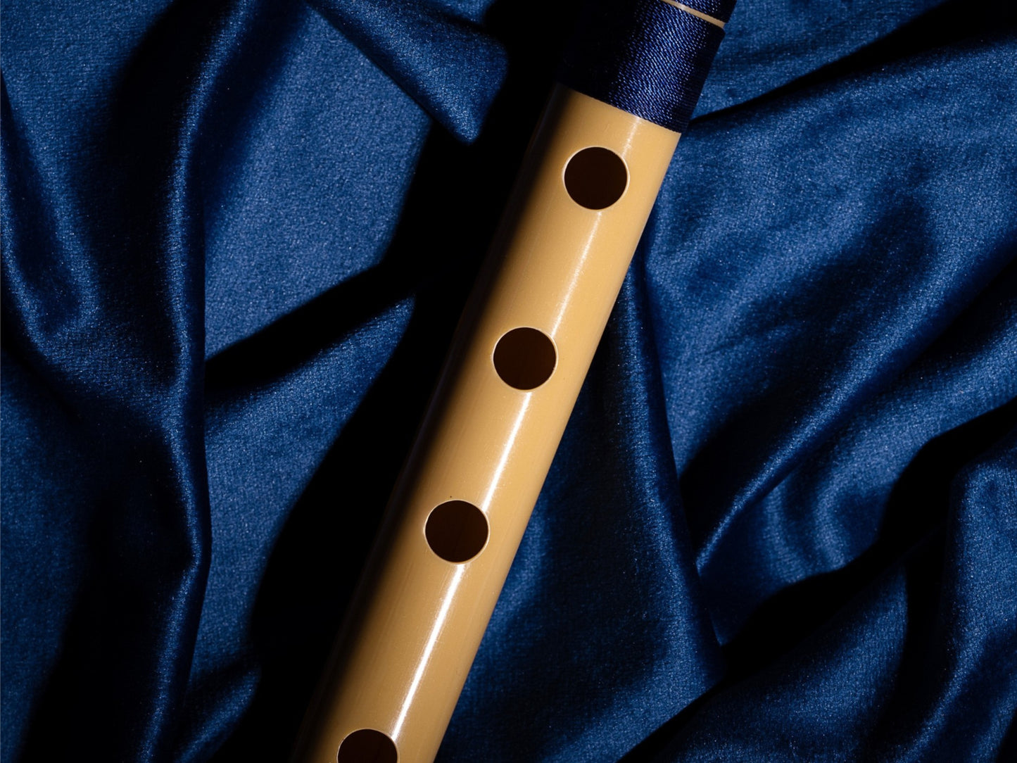 राधे बांसुरी पीवीसी फाइबर सी प्राकृतिक बांसुरी मध्य सप्तक 20.5"इंच | रंग