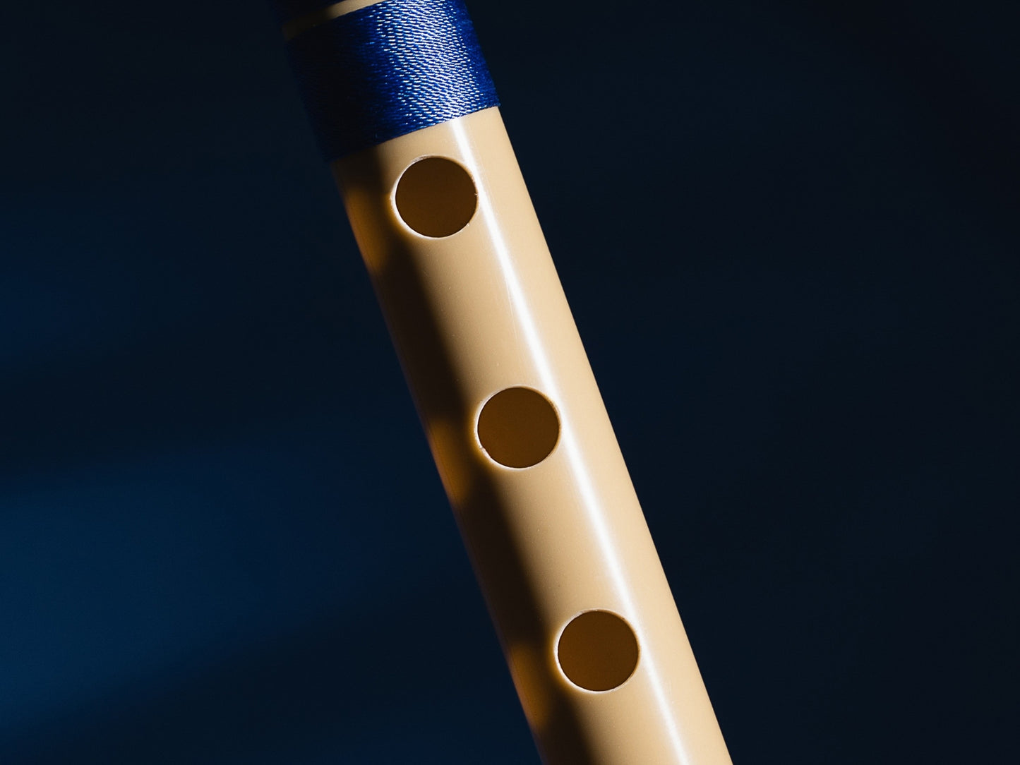 राधे बांसुरी पीवीसी फाइबर सी प्राकृतिक बांसुरी मध्य सप्तक 20.5"इंच | रंग