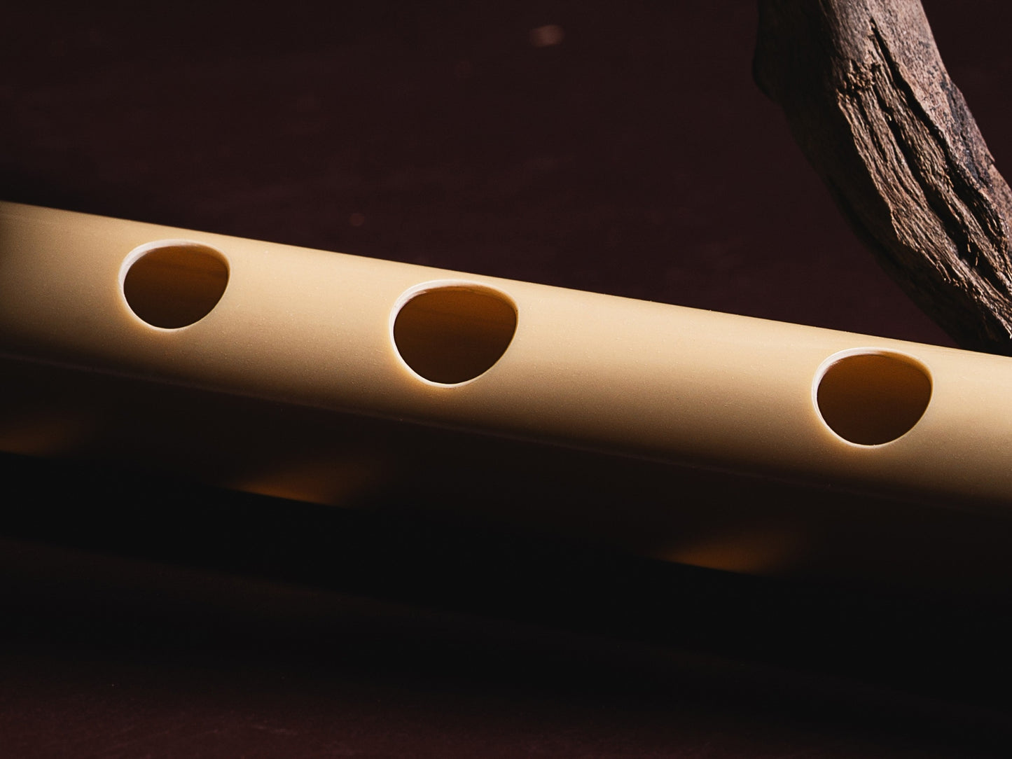 राधे बांसुरी पीवीसी फाइबर सी प्राकृतिक बांसुरी मध्य सप्तक 20.5"इंच | रंग