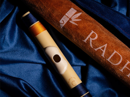 राधे बांसुरी पीवीसी फाइबर सी प्राकृतिक बांसुरी मध्य सप्तक 20.5"इंच | रंग