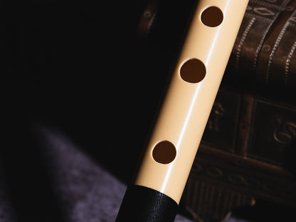 राधे बांसुरी पीवीसी फाइबर सी प्राकृतिक बांसुरी मध्य सप्तक 20.5"इंच | रंग