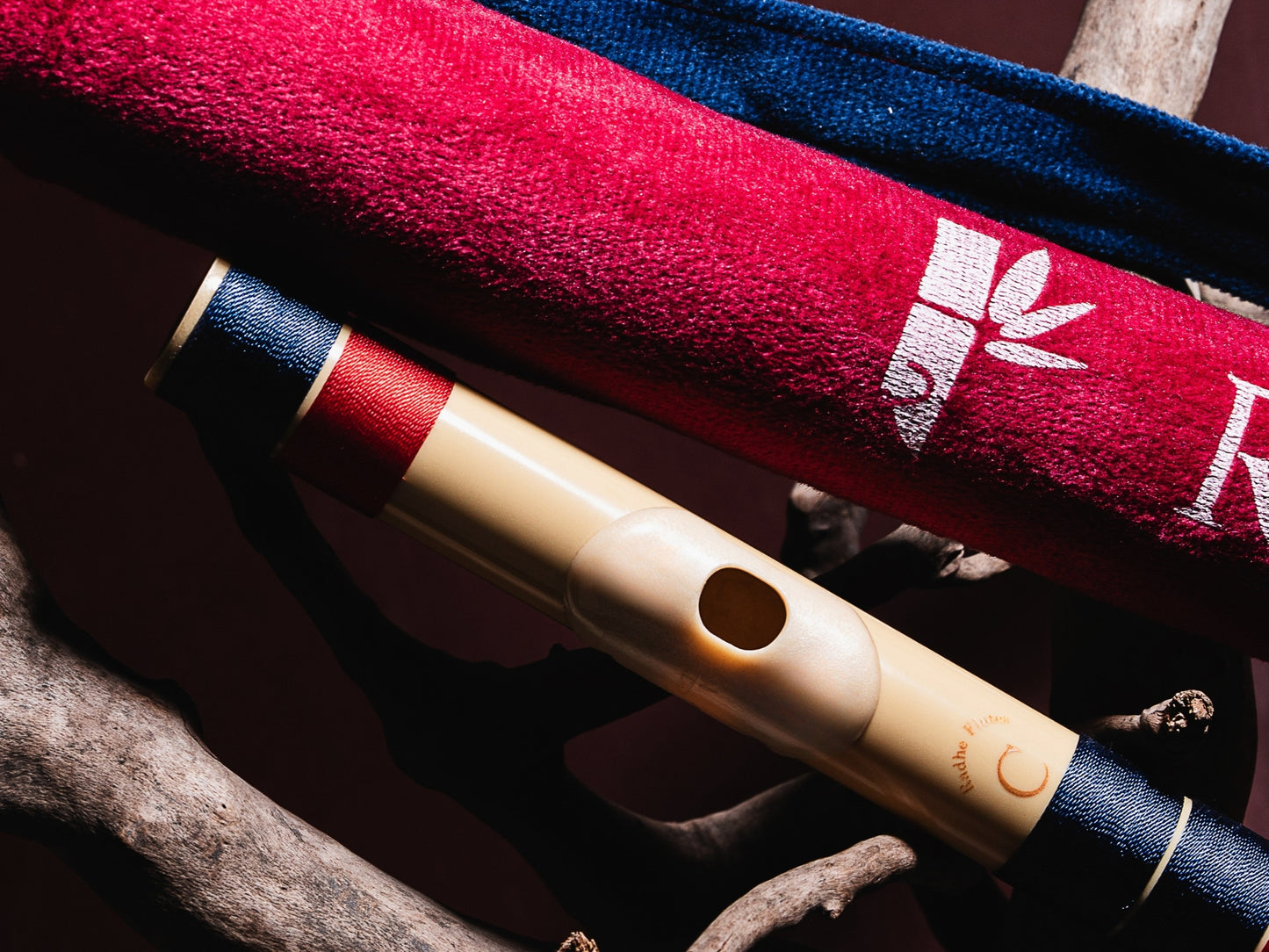 राधे बांसुरी पीवीसी फाइबर सी प्राकृतिक बांसुरी मध्य सप्तक 20.5"इंच | रंग