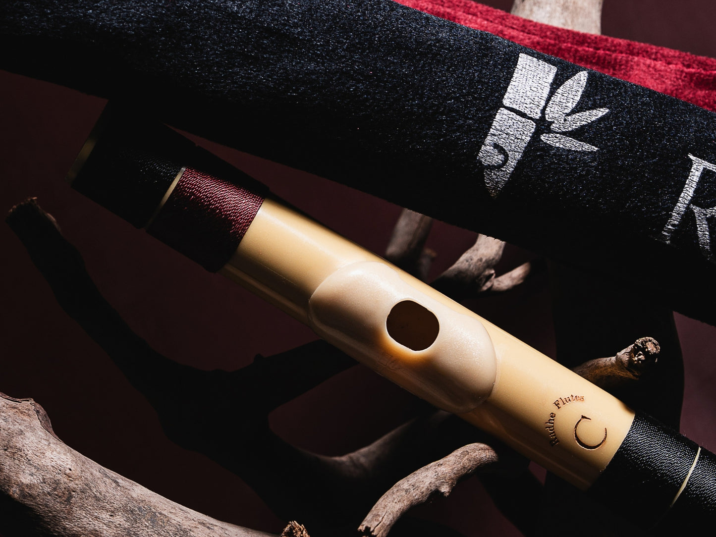 राधे बांसुरी पीवीसी फाइबर सी प्राकृतिक बांसुरी मध्य सप्तक 20.5"इंच | रंग