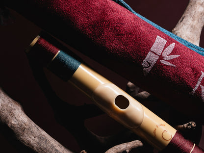 राधे बांसुरी पीवीसी फाइबर सी प्राकृतिक बांसुरी मध्य सप्तक 20.5"इंच | रंग
