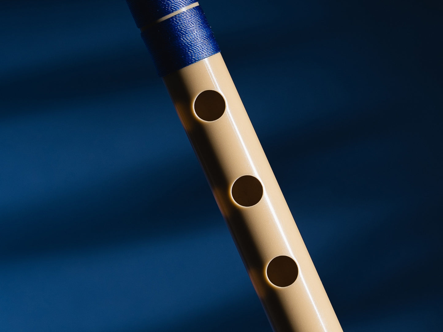 राधे बांसुरी पीवीसी फाइबर सी प्राकृतिक बांसुरी मध्य सप्तक 20.5"इंच | रंग